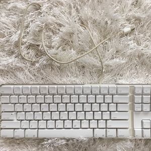 APPLE 🍎 KEYBOARD ⌨️